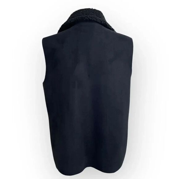 Jones New York Black Faux Suede Vest, toggle button. Women's XL, faux sherpa - Picture 5 of 14